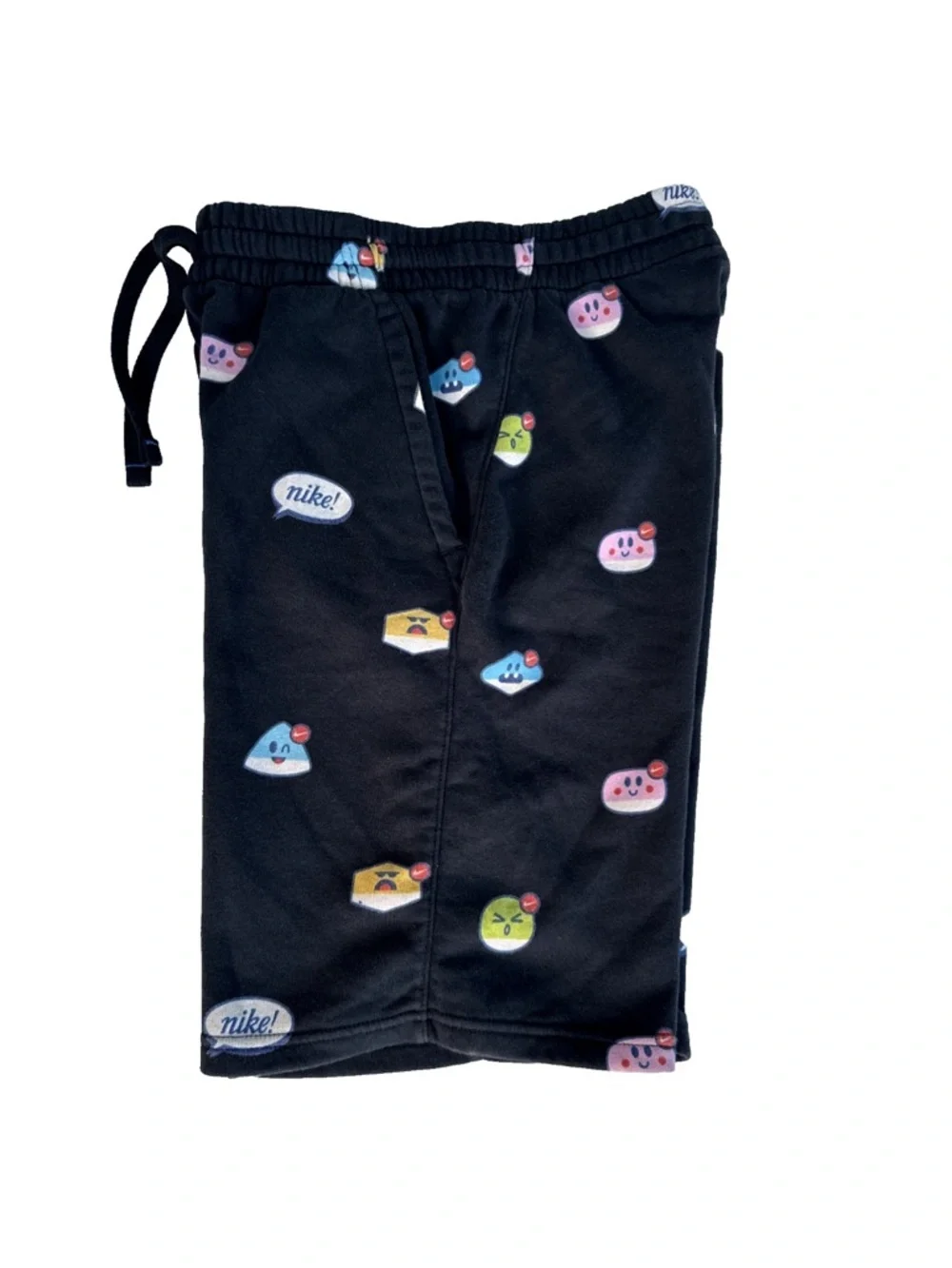 NIKE Sportswear AOP Moji Alumni Shorts Kids XL Black Emoji Air Max DJ9872-010